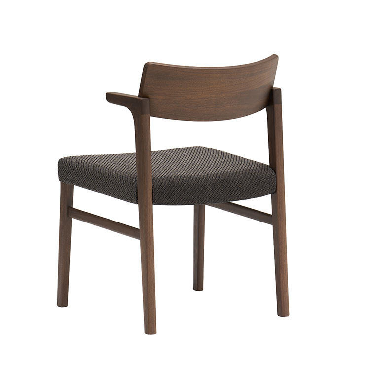 <p>機能性を追求したシンプルなデザイン。</p>