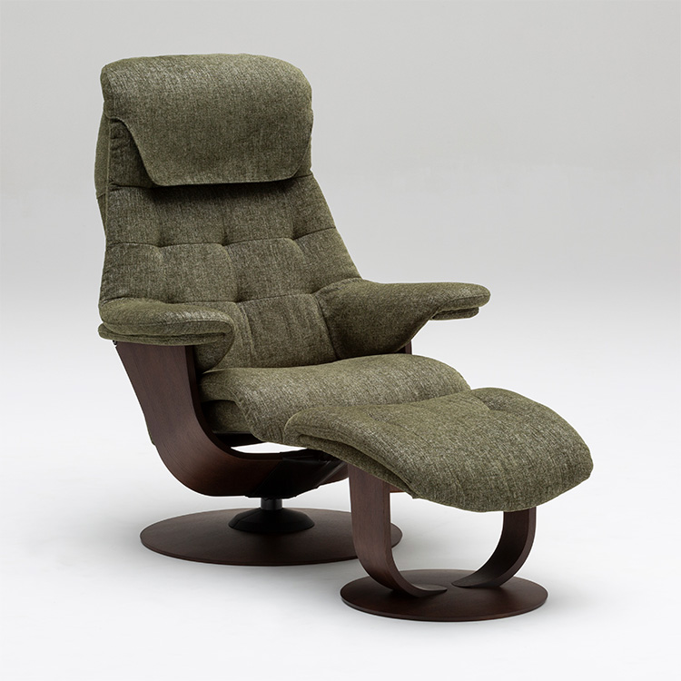 <p>手触りのよい布地「スパイス」を張り込んだ、ヘッドレストカバー付きの期間限定仕様です。</p>