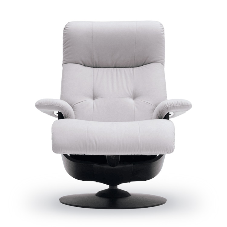 <p>一本脚の軽快なデザイン。リクライニング時も常に一本脚に荷重がかかる設計で、安定します。</p>